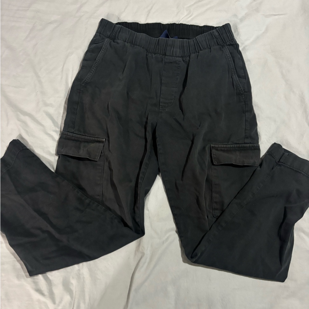GAP Women's Cargo Pants in Charcoal Gray